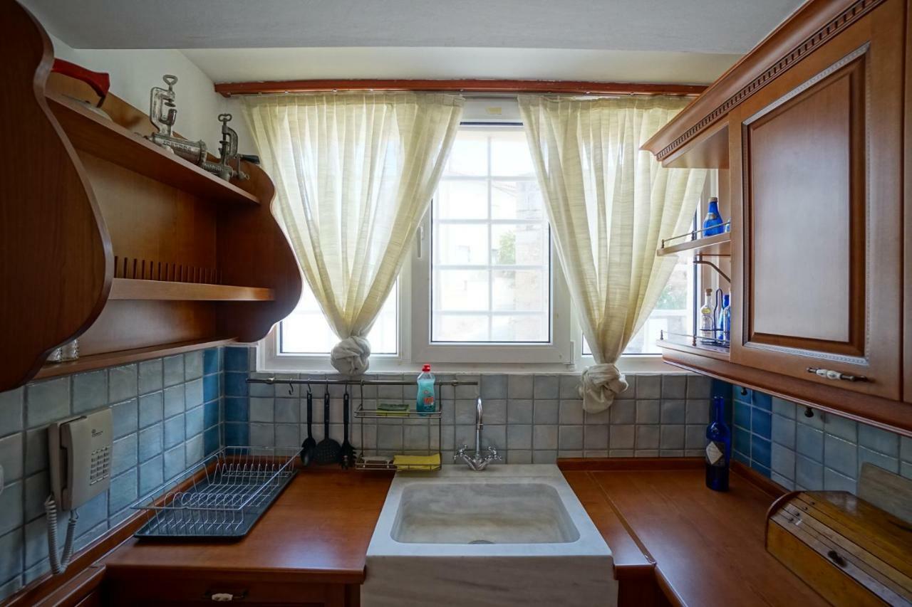 Seafarer'S Suite Galaxidi Bagian luar foto