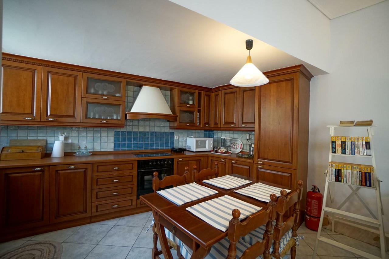 Seafarer'S Suite Galaxidi Bagian luar foto