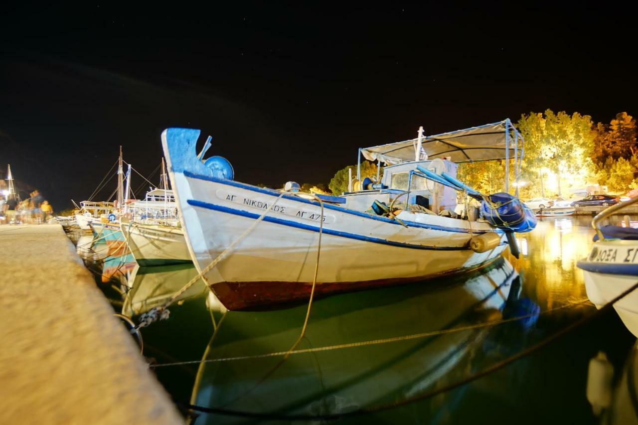 Seafarer'S Suite Galaxidi Bagian luar foto